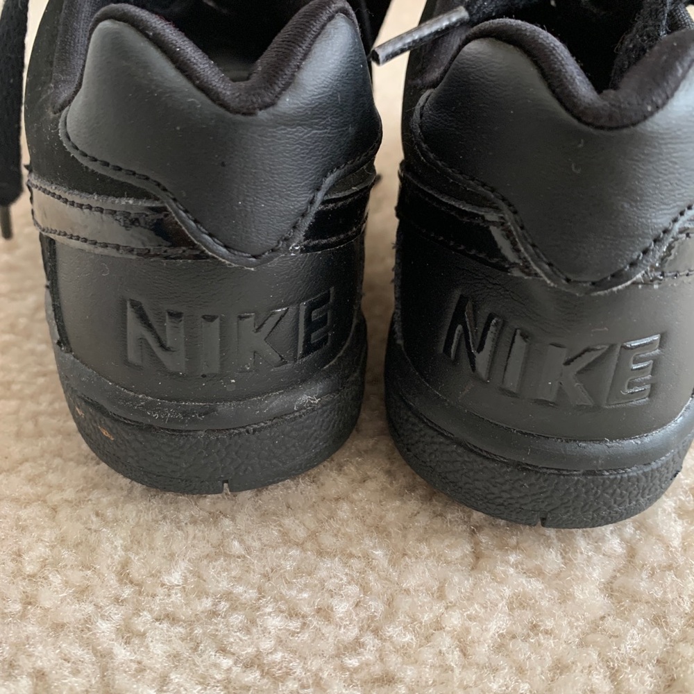 Nike - Picture 5 of 6